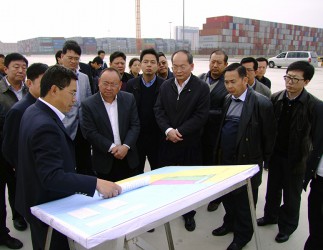 广州市政府XX领导到公司码头进行参观和指导